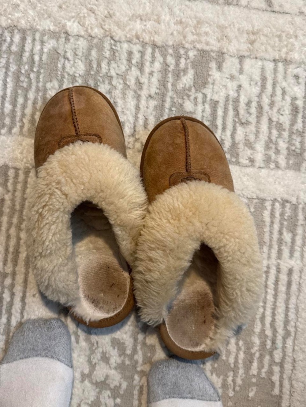 UGG Shearling Lined Slipper - Chestnut - Women's Size 8